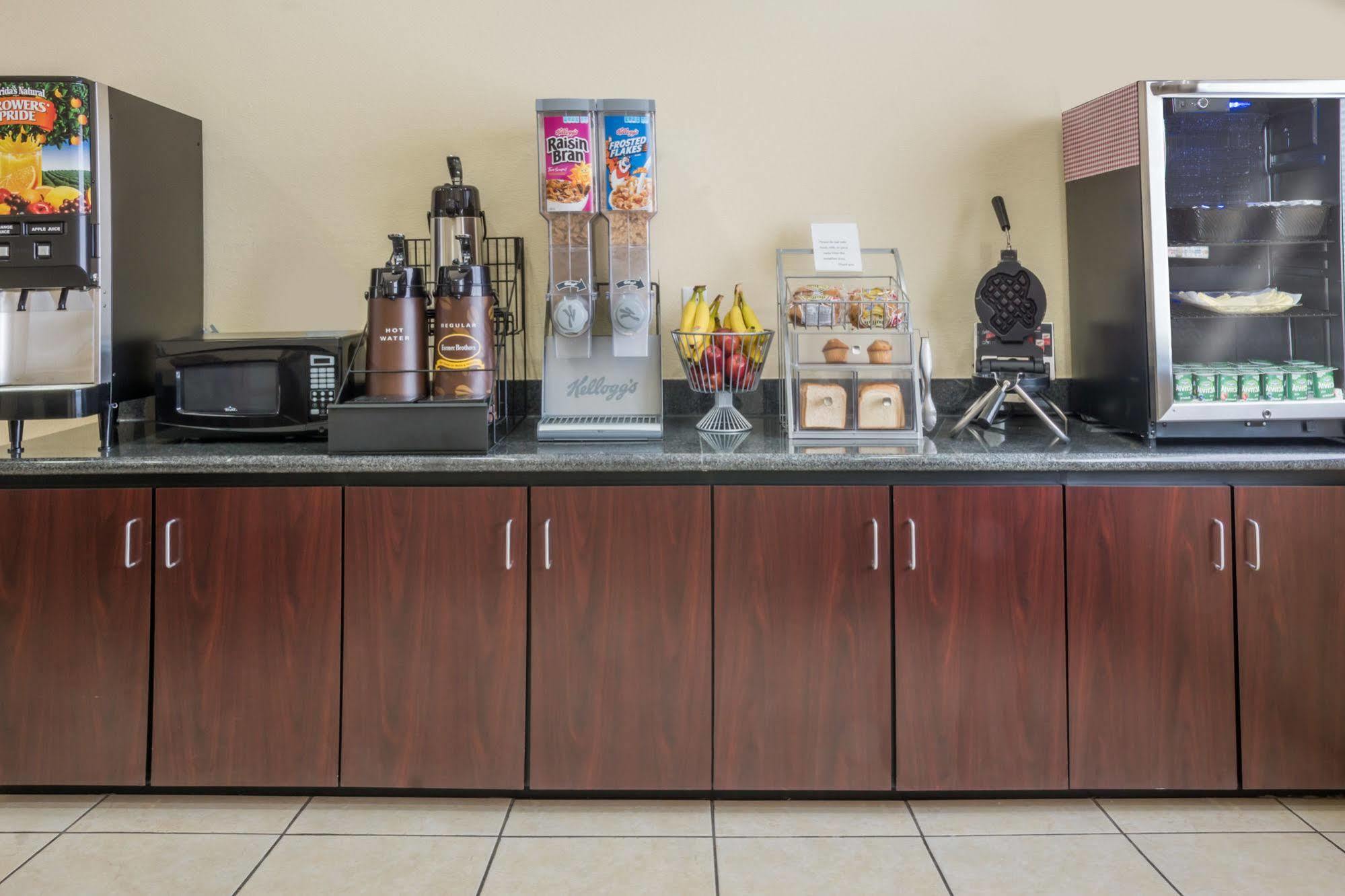 Super 8 By Wyndham Harker Heights Killeen - Fort Cavazos Экстерьер фото
